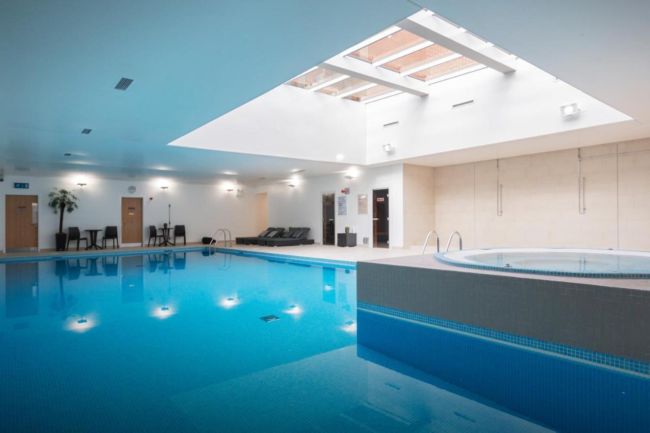 The Oxfordshire Golf & Spa Hotel Thame Exterior foto