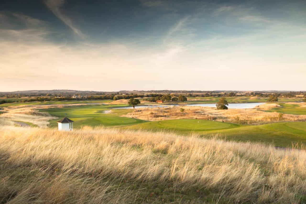 The Oxfordshire Golf & Spa Hotel Thame Exterior foto