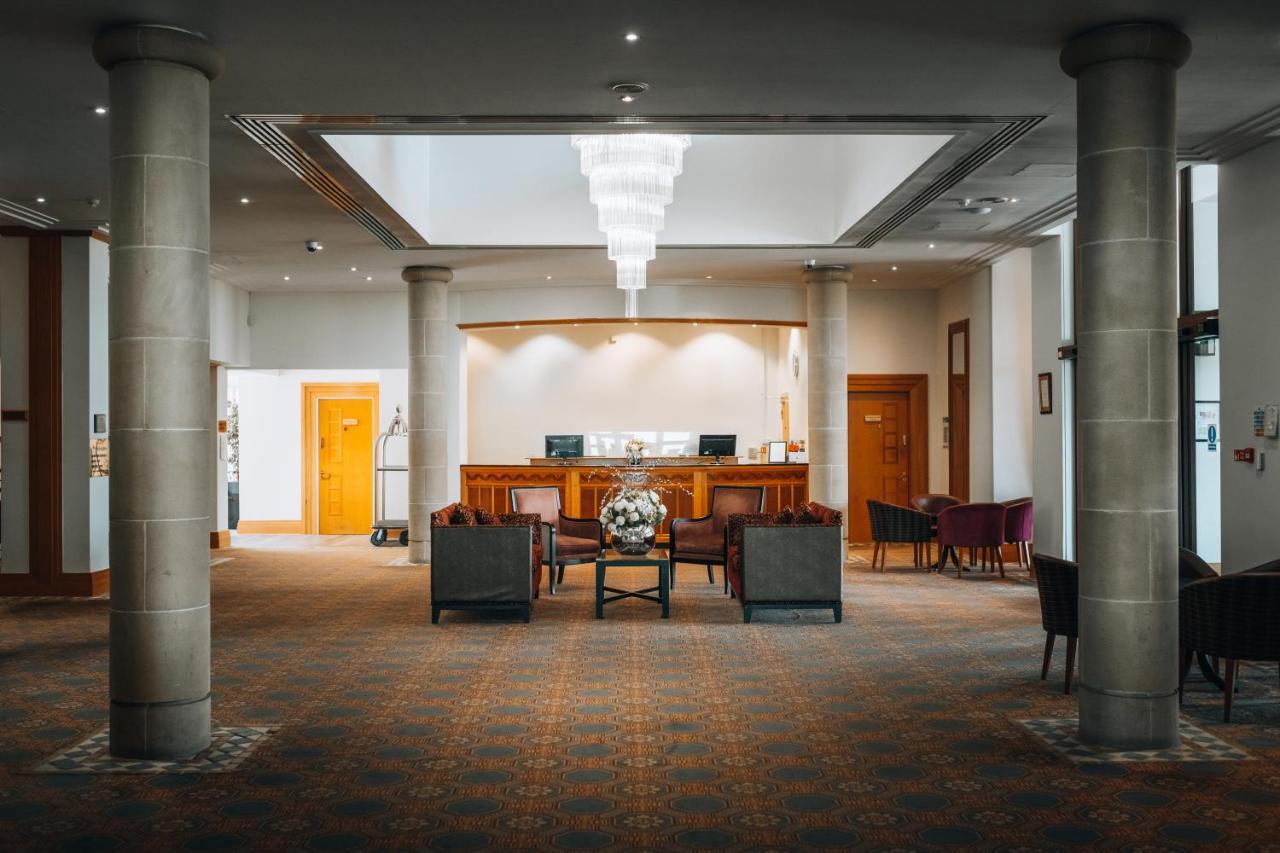 The Oxfordshire Golf & Spa Hotel Thame Exterior foto