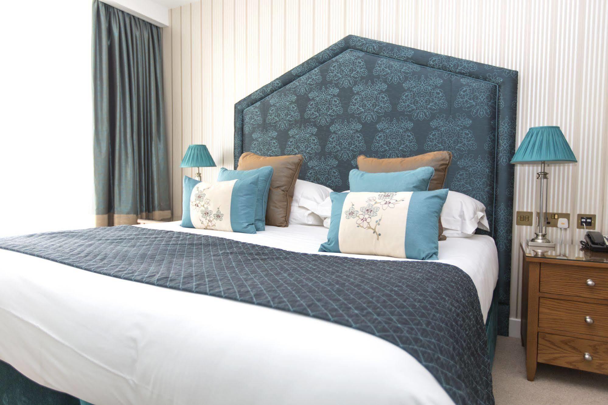 The Oxfordshire Golf & Spa Hotel Thame Exterior foto