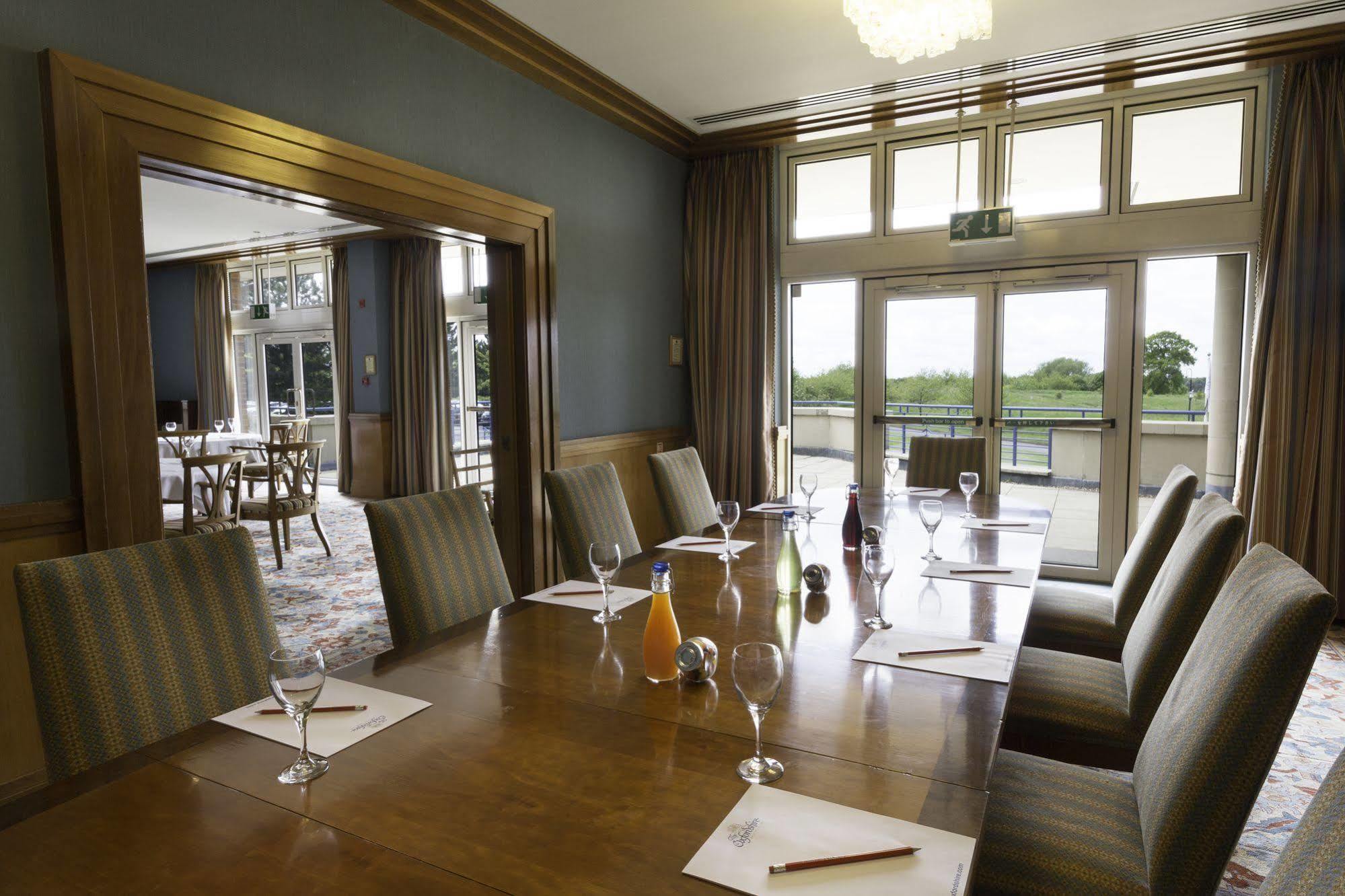 The Oxfordshire Golf & Spa Hotel Thame Exterior foto