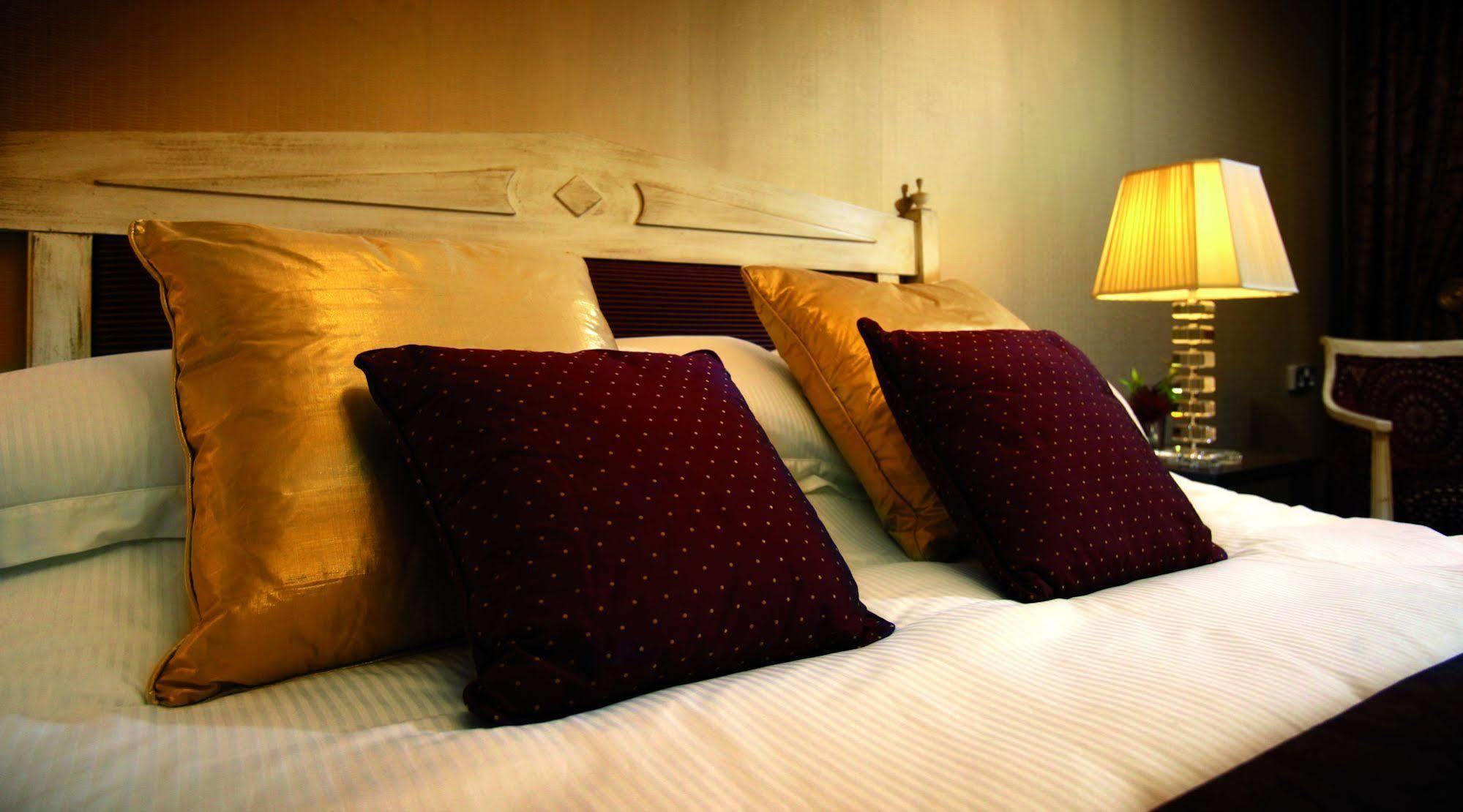The Oxfordshire Golf & Spa Hotel Thame Exterior foto